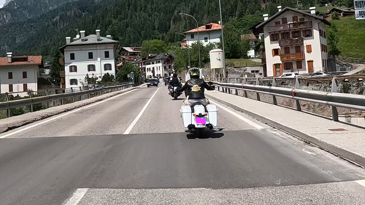 7 HARLEY TRA ROCCIA E CIELO: LA STRADA, NIENT’ALTRO. C’è un modo…